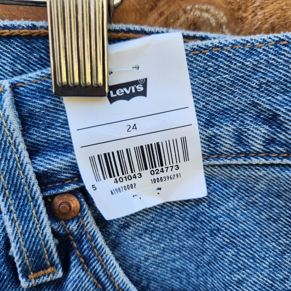 NWT Levi's Light Blue High Rise Women's Jeans - Picture 10 of 11